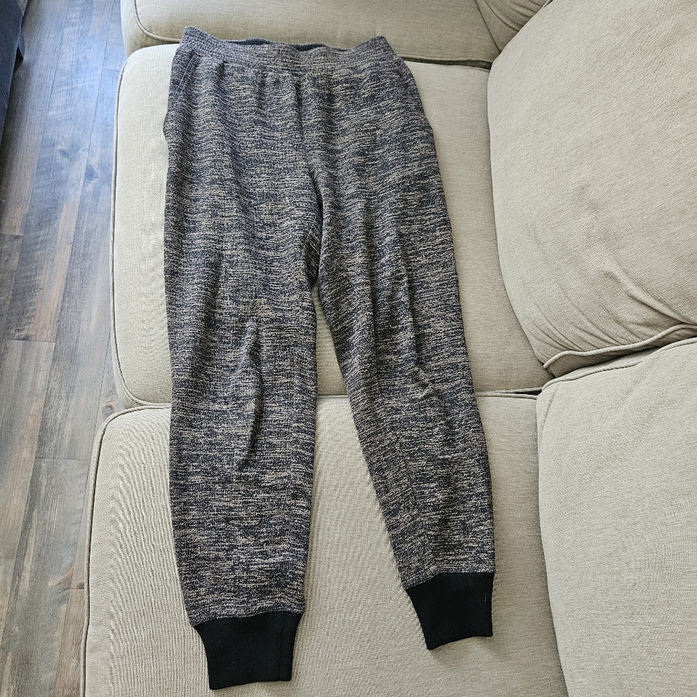 Aritzia sweatpants size small brown black Wilfred Free heathered joggers